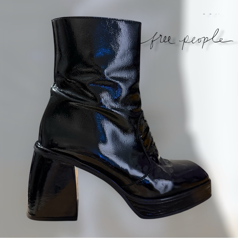 Free People Ruby black patent leather platform boots. Size 39.5.
